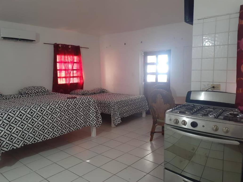 Calinago Friendly Family Sxm Bed & Breakfast Philipsburg  Exterior photo