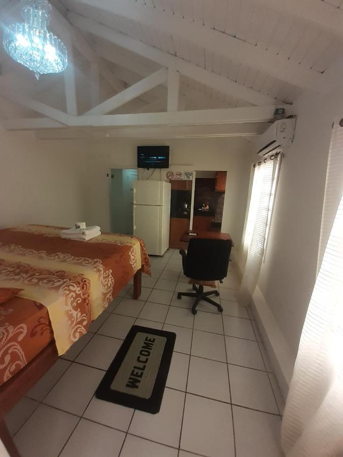 Calinago Friendly Family Sxm Bed & Breakfast Philipsburg  Exterior photo