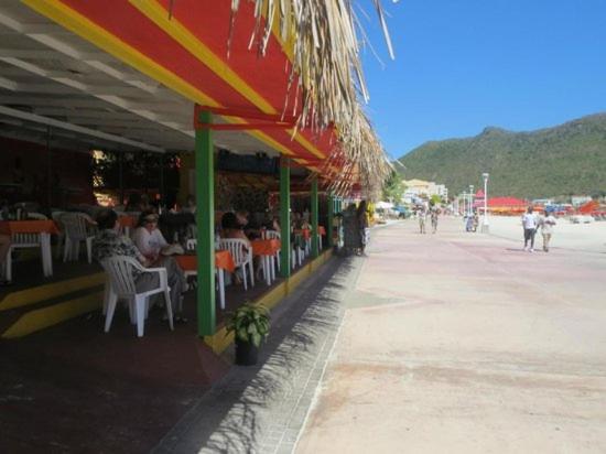 Calinago Friendly Family Sxm Bed & Breakfast Philipsburg  Exterior photo