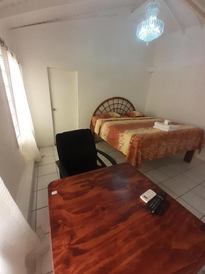 Calinago Friendly Family Sxm Bed & Breakfast Philipsburg  Exterior photo